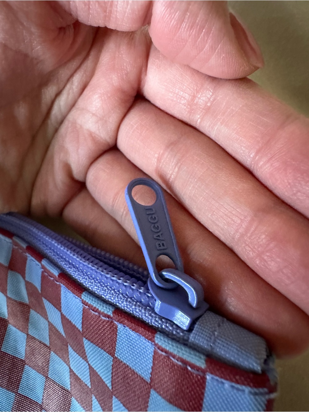 EUC BAGGU Large Checkered Go Pouch - Picture 4 of 5